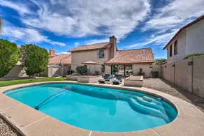 Ideal for Snowbirds! Poolside Getaway in Glendale - Image 2