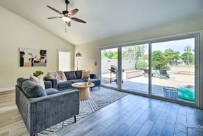 Ideal for Snowbirds! Poolside Getaway in Glendale - Image 5