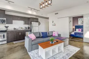 2 Story luxury  penthouse in downtown Calgary  - Image 2