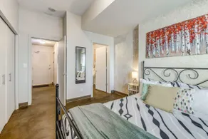 2 Story luxury  penthouse in downtown Calgary  - Image 5