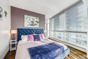 2 Story luxury  penthouse in downtown Calgary  - Image 4