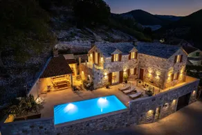 Luxury and stone villa ani with a heated pool - Image 2