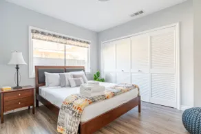 Serene Gem in LA: Inviting Home w/ Private Yard - Image 3