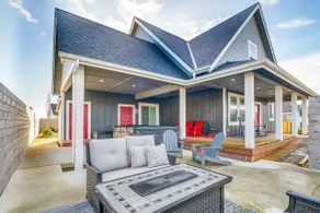 Ocean Shores Getaway w/ Fireplace & Hot Tub! - Image 3