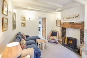 Host & Stay - Waterlily Cottage - Image 2