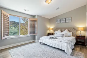 Bear Hollow Top-Floor 3BR | Mountain Views | Pool & Hot Tub | Sleeps 9 - Image 3