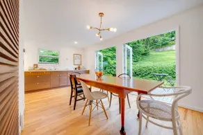 Open Layout w/ Patio! Cozy 2BR by the UW Arboretum - Image 4