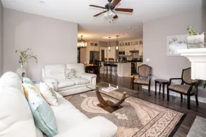 ”Dream” 3 Bdrm with garage! Airport 5 mins away! - Image 2
