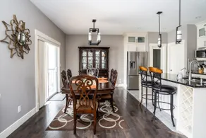 ”Dream” 3 Bdrm with garage! Airport 5 mins away! - Image 3