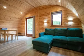 Echo: family cabin nr Newmarket Racecourse - Image 2