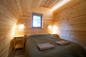 Echo: family cabin nr Newmarket Racecourse - Image 4