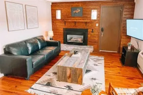Cozy Cabin I Near Shops | Spacious Deck - Image 4