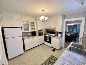 Charming Bungalow, Sleeps 6, Pet Friendly - Image 5