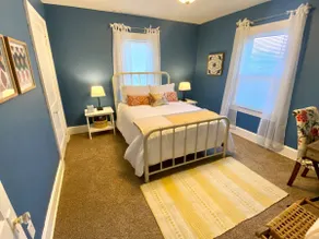 Charming Bungalow, Sleeps 6, Pet Friendly - Image 3