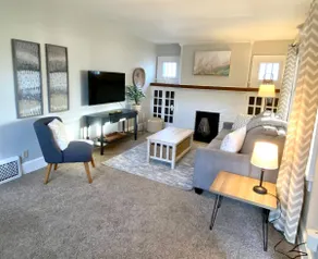 Charming Bungalow, Sleeps 6, Pet Friendly - Image 2