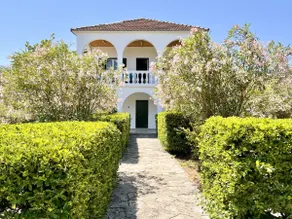 Astra Beach House by DadoVillas - Image 2