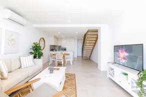 Lavish Coastal 2-Bed with Stunning Ocean Views - Image 4