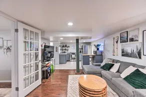 3 Mi to Dtwn, 4 Mi to Lumen Field: Queen Anne Apt! - Image 4