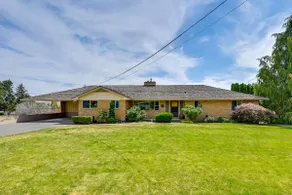 Family-Friendly Yakima Escape w/ Yard & Pool! - Image 3