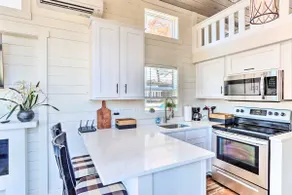Tiny Home Retreat w/ Fire Pit ~ 3 Mi to Lake! - Image 2