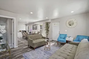 Modern Valencia Guesthouse|3BR/3BA |Near Six Flags - Image 3