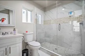 Modern Valencia Guesthouse|3BR/3BA |Near Six Flags - Image 5