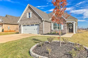 Spacious Hazel Green Home w/ Fireplace, Yard! - Image 2