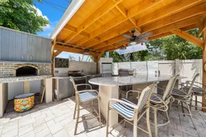 Kelena's Grand Cabana - Image 4