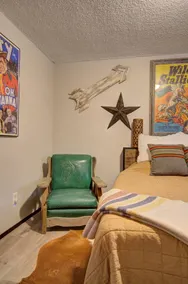 Long Term Discount! Renovated Pet Friendly-6 min t - Image 3