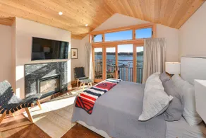 Salishan Tree House Suite by EMR Vacation Rentals - Image 2