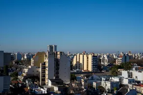 Two environments in Villa del Parque - Image 4
