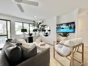 Sunlit North-Facing – Bright & Spacious Stay - Image 2