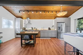 Glen View Retreat- Spa/Fireplaces/ Ping Pong Table - Image 5