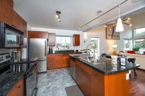 NN - The Flame - Downtown 1-Bed 2-Bath - Image 5