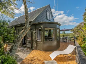 Hillside Haven - Tairua Holiday Home - Image 4