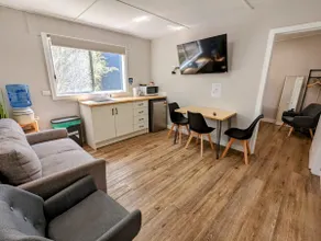 2 Bedroom Cabin with Shared Bathroom at Grampians - Image 2