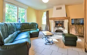 Gorgeous Home In Bonneville-La-Louvet With Wifi - Image 4