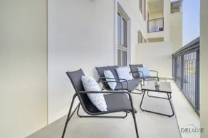 Placid 1BR at La Cote 5 Jumeirah 1 by Deluxe Holiday Homes - Image 4