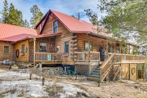 BBQs, Hikes & Fireside Nights: Cabin in Black Hawk - Image 3