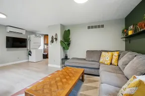 Carriage House Retreat 2 - Image 5