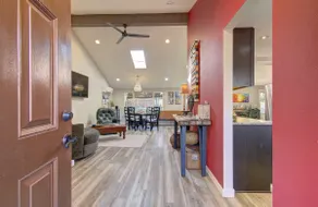 Close to Downtown*Luxe-Beautiful Shower-Pets! - Image 2