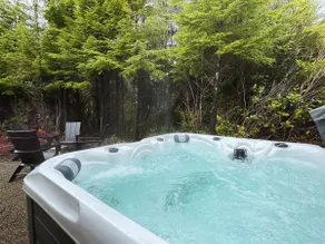 Seabrook Cottage with Private Hot Tub! - Image 3