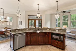 Comfy home located near the Pier and Village area, sleeps 6 - Image 5