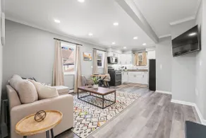 Apt w/King Bed, Free Parking, by Electric Works! - Image 2