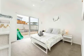 Boomer Beach Retreat - Family Escape by the Sea - Image 4