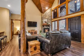 Cabin by Silver Dollar City! Private Hot Tub! - Image 5