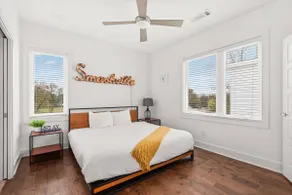 V831 ~ East Nashville Charm ~ 11 Beds ~ 4 miles to Downtown and Broadway ~ WiFi ~ Garage Parking - Image 2