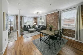 Bricks Over Broadway 30 min Smokies Downtown Loft - Image 2
