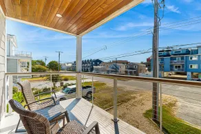Modern Retreat no 2 enjoy a rooftop deck with Ocea - Image 2