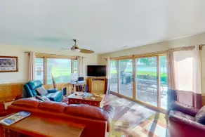 Portage Lake Oasis: Dock, Firepit & Dogs Welcome - Image 3